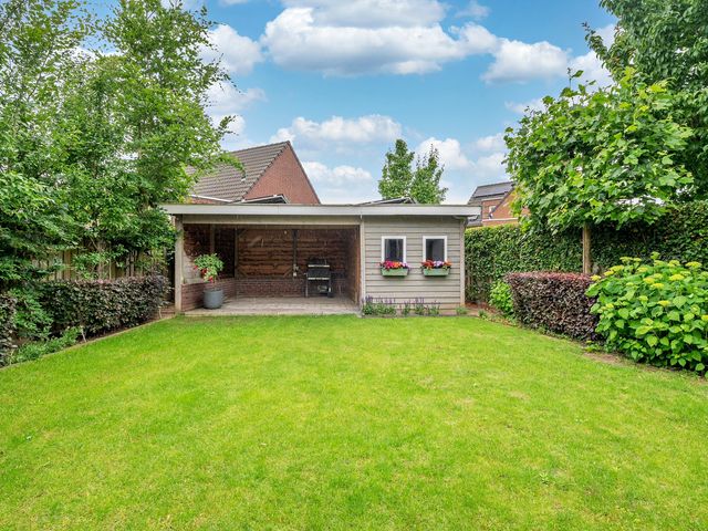 Burgemeester Claessenstraat 12, Reuver