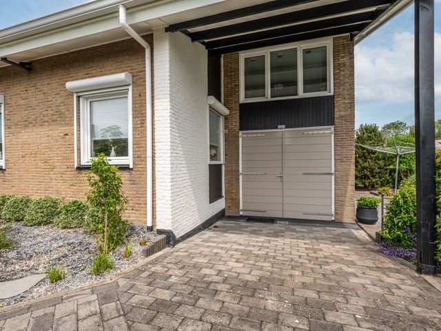 Eikenstraat 15, Zuidzande