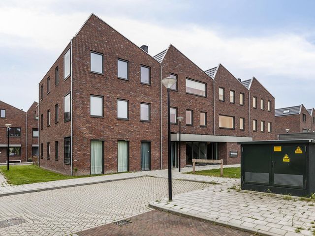 Aan het Spoor 90, Mijdrecht