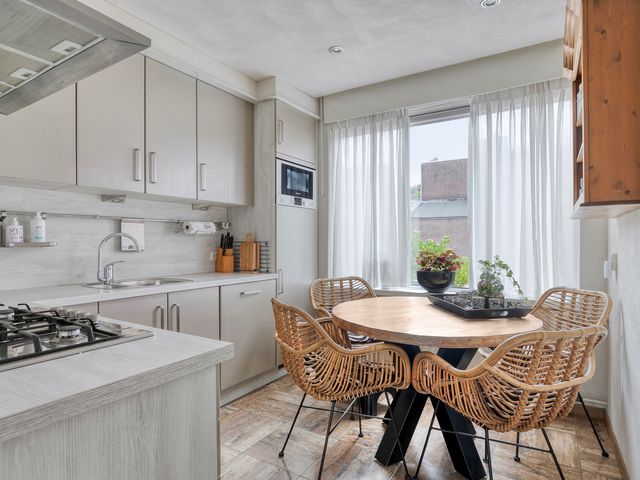 Van Tussenbroekstraat 2, Tilburg