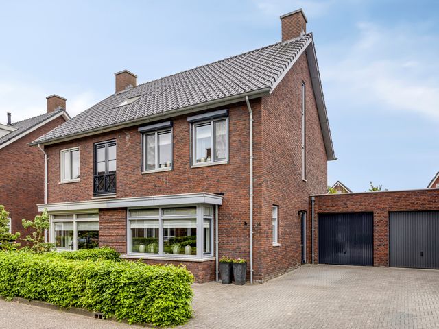 Meester J Van Dolderenstraat 14, Kesteren