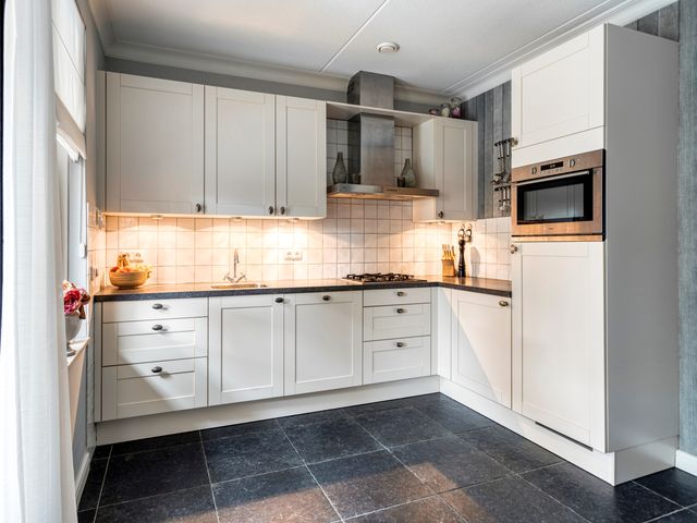 Meester J Van Dolderenstraat 14, Kesteren