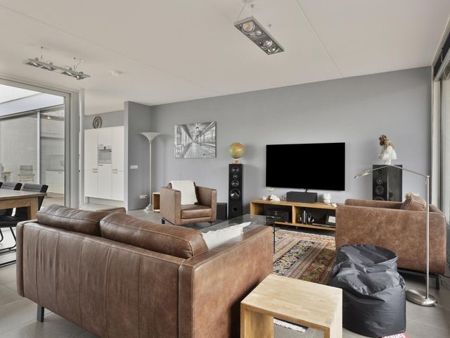 Aalsumstraat 9, Tilburg