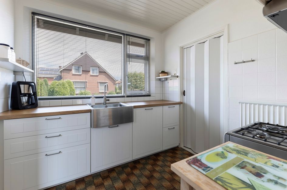 Pastoor Eshuisstraat 1