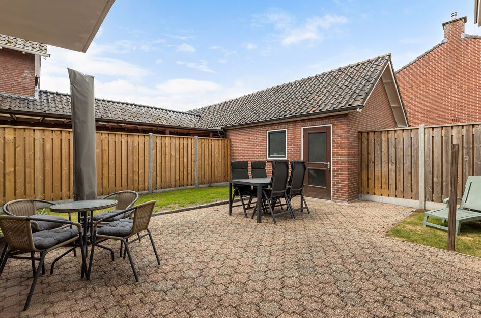 Pastoor Eshuisstraat 1