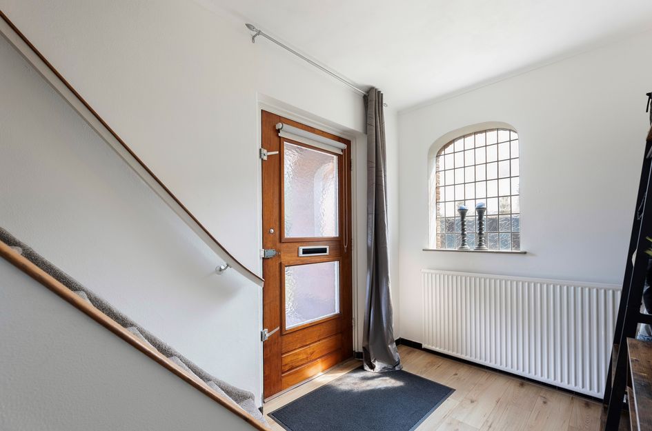 Pastoor Eshuisstraat 1