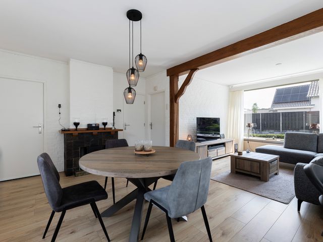 Pastoor Eshuisstraat 1, Harbrinkhoek