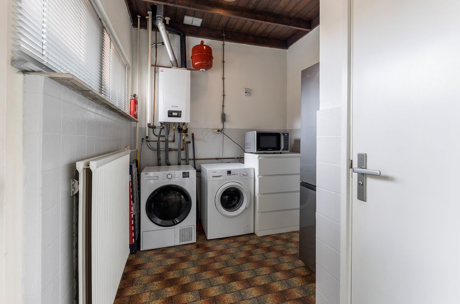 Pastoor Eshuisstraat 1