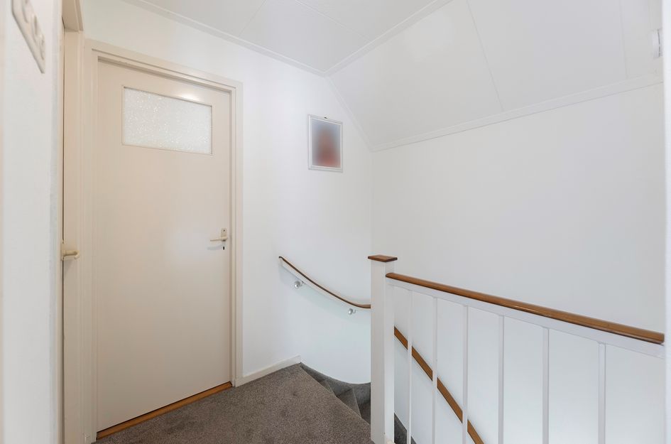 Pastoor Eshuisstraat 1