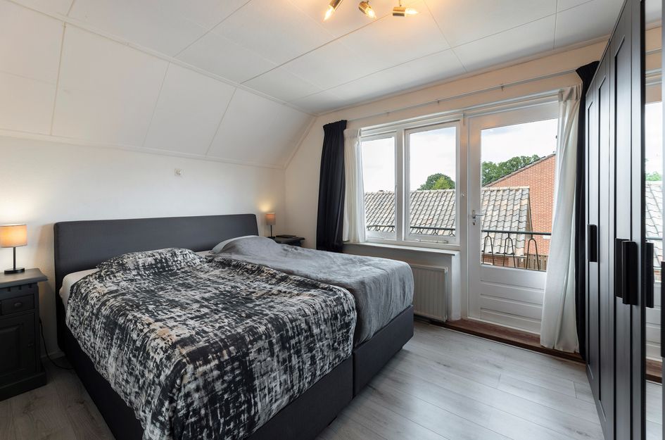 Pastoor Eshuisstraat 1