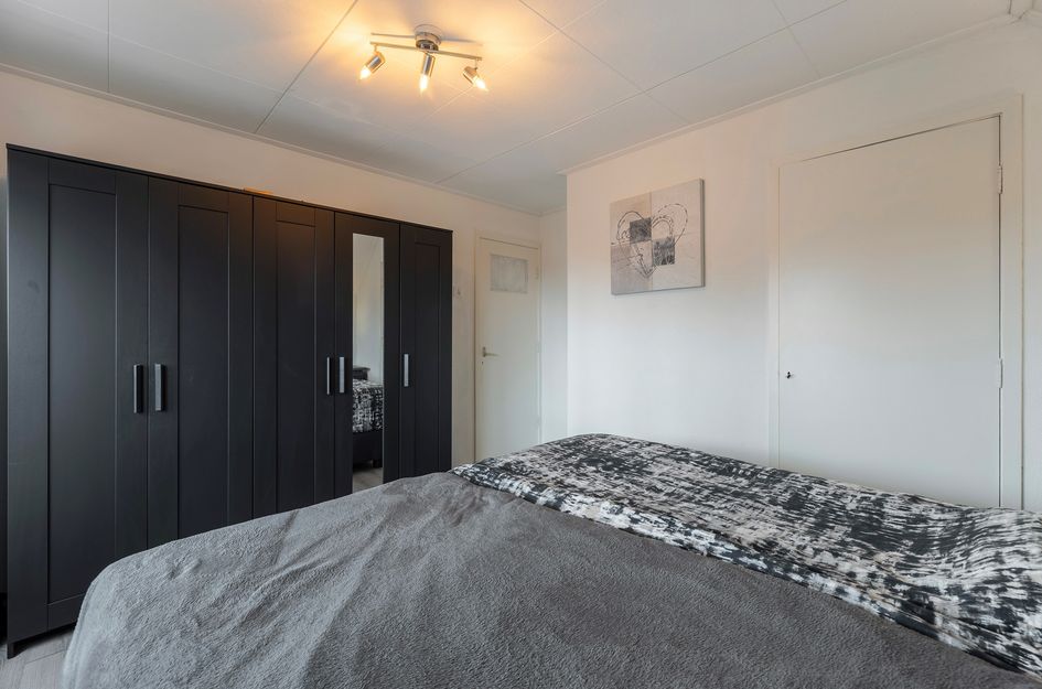 Pastoor Eshuisstraat 1