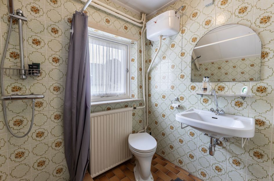Pastoor Eshuisstraat 1