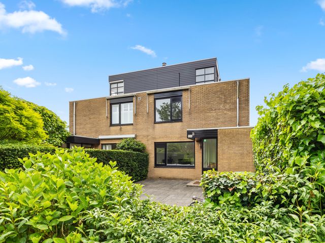 Rozentuin 106, Voorburg