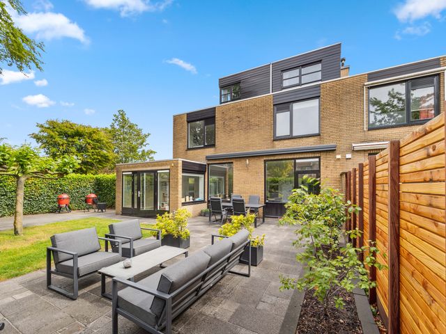 Rozentuin 106, Voorburg