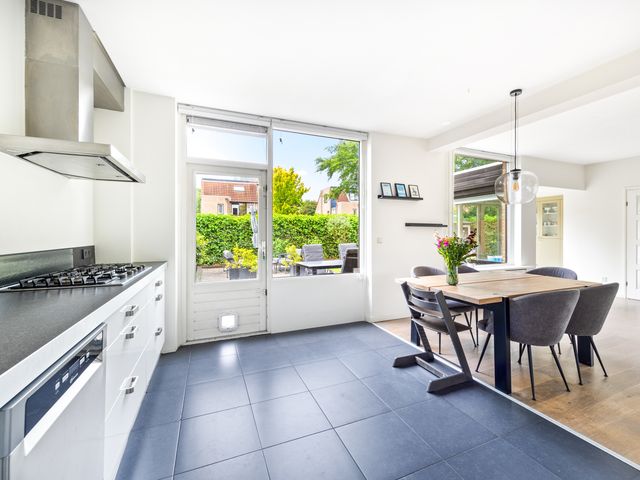 Rozentuin 106, Voorburg