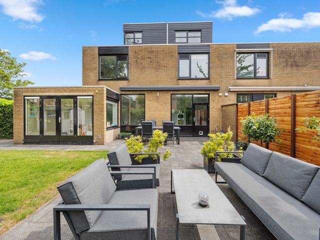 Rozentuin 106, Voorburg