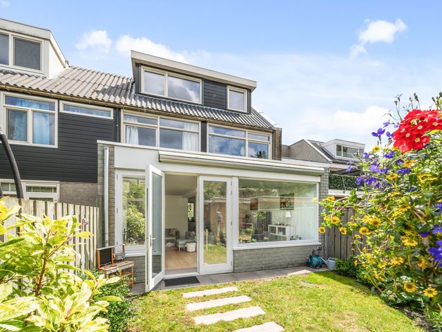 Elzendreef 206, Voorburg