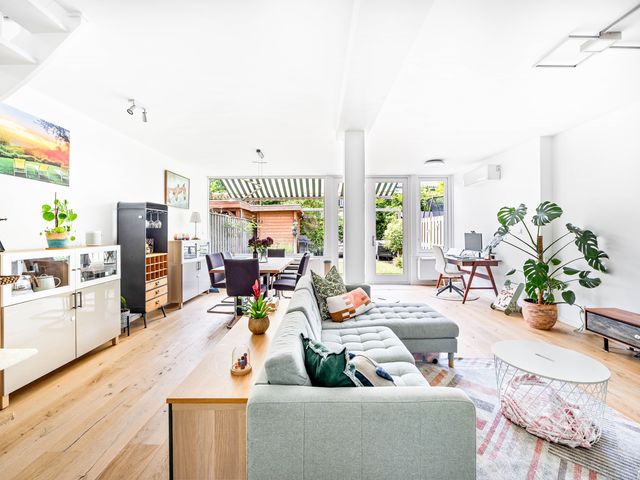 Elzendreef 206, Voorburg