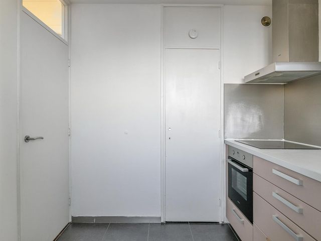 Bart Verhallenplein 166, Schiedam