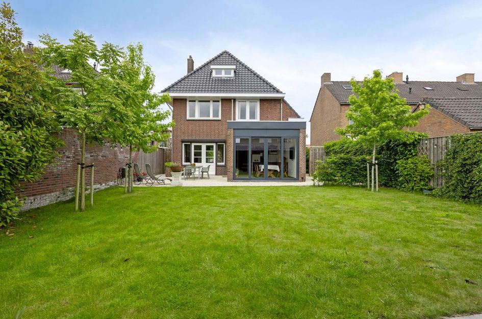 Emmastraat 28