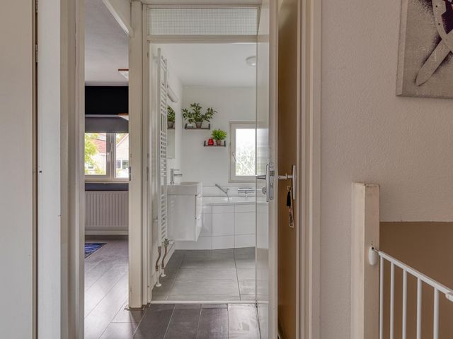 Lindenberghstraat 17, Wilhelminadorp