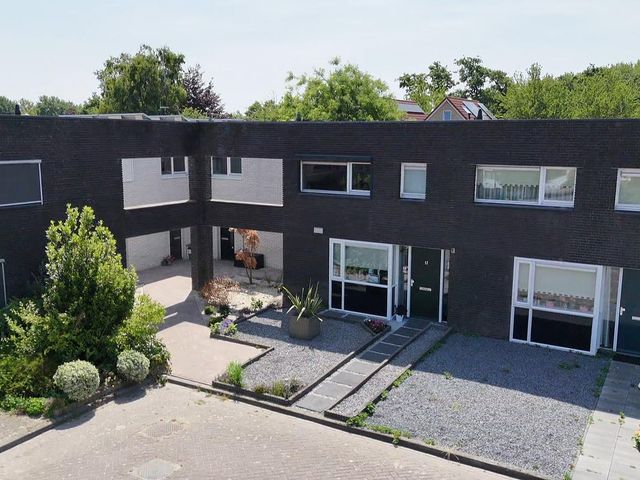 Lindenberghstraat 17, Wilhelminadorp