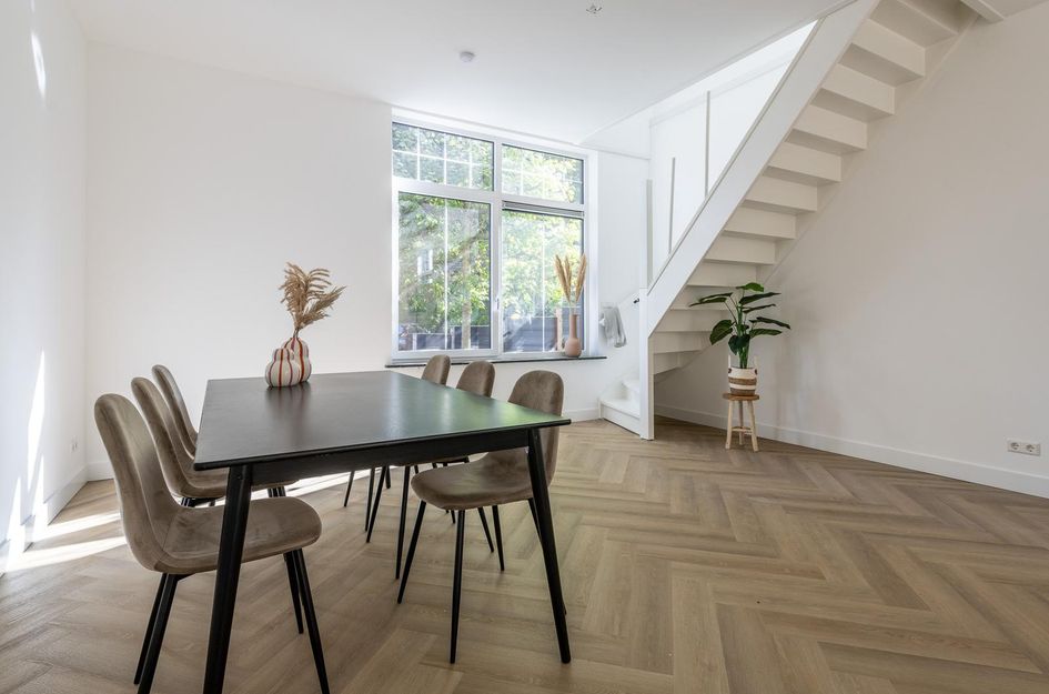 van Oosthuyselaan 79a