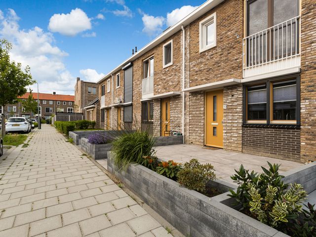 Pieter de Hoochstraat 10, Dordrecht