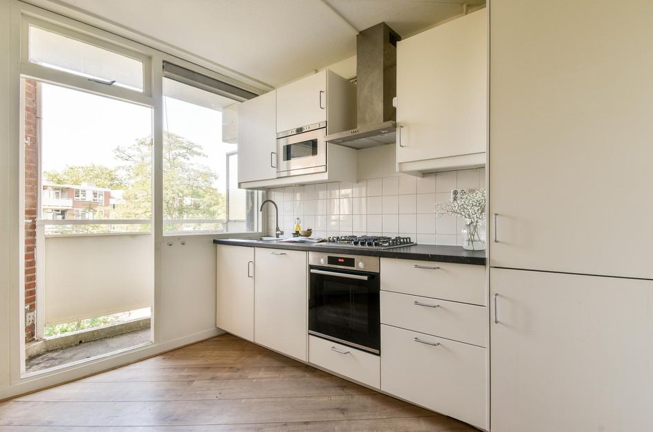 Riouwstraat 128