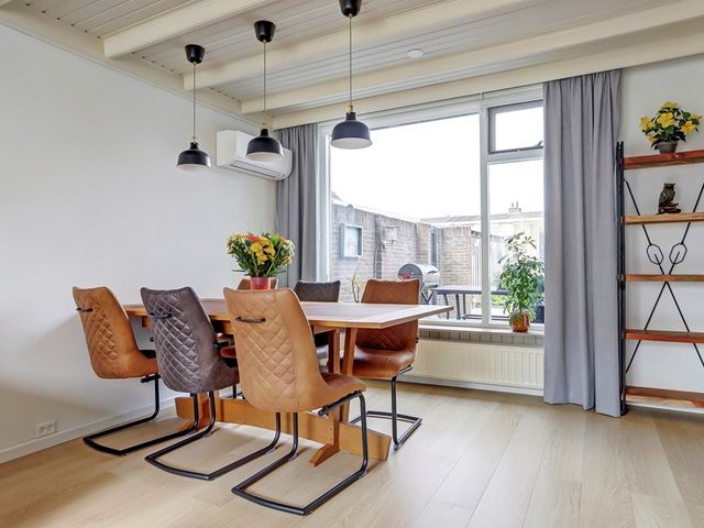 Goudenregenstraat 32, Steenbergen