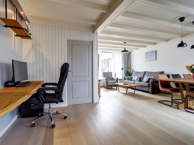 Goudenregenstraat 32, Steenbergen