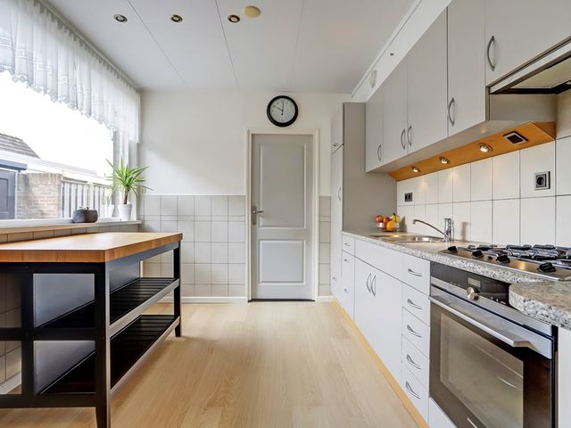 Goudenregenstraat 32, Steenbergen