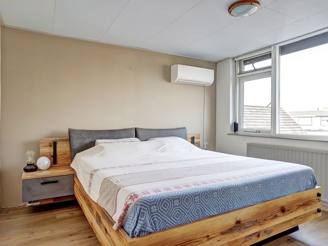 Goudenregenstraat 32, Steenbergen