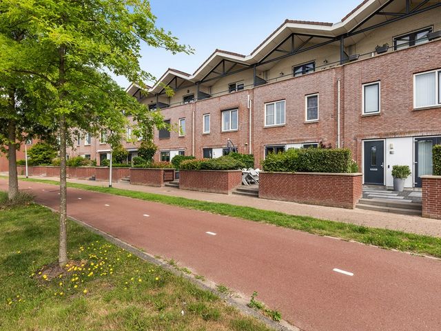 Sophialaan 19, Hendrik-Ido-Ambacht