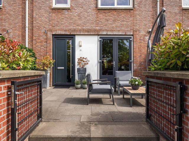 Sophialaan 19, Hendrik-Ido-Ambacht