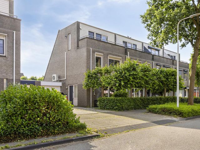 Marga Klompélaan 109, Rijen