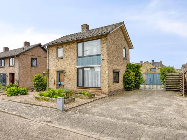 Spreeuwstraat 7, Mill