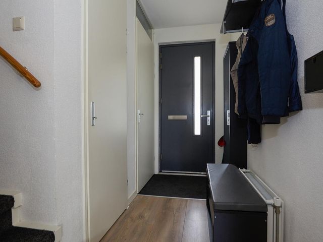Acropolis 83, Hoofddorp