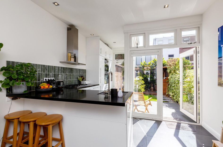 Van Limburg Brouwerstraat 13