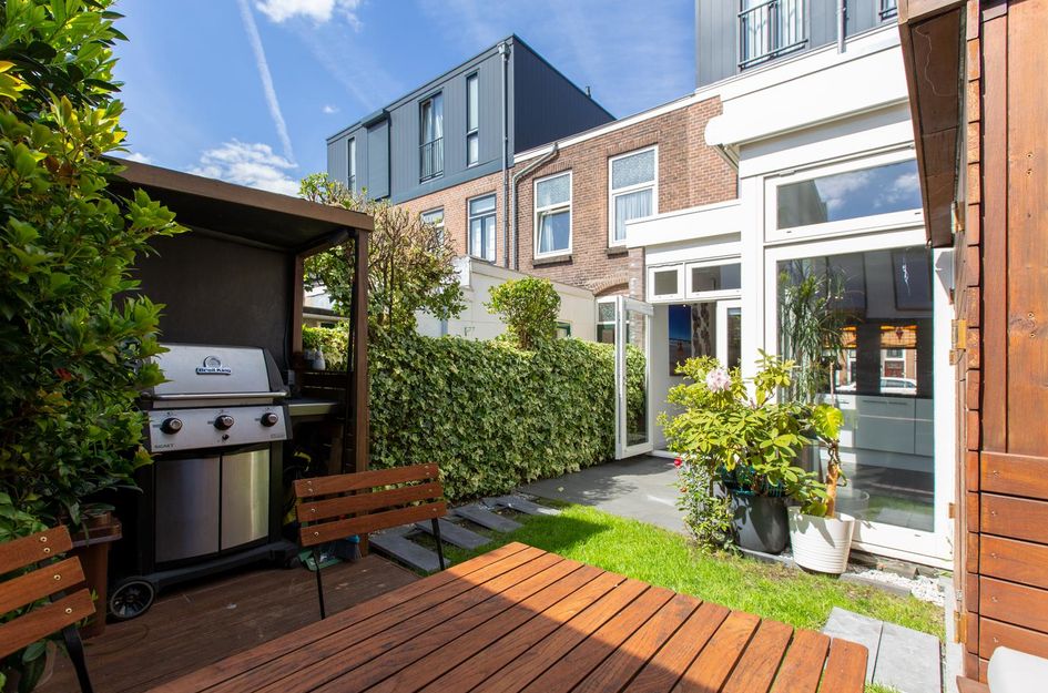 Van Limburg Brouwerstraat 13