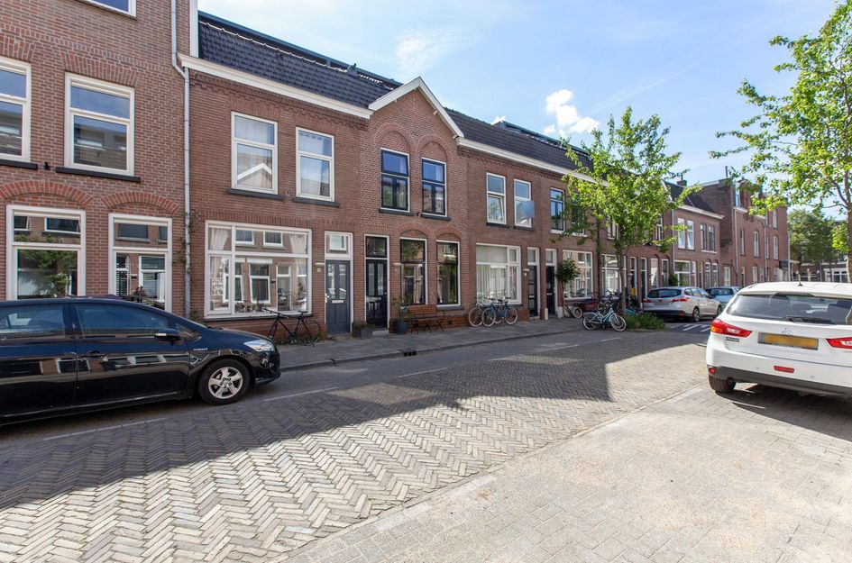 Van Limburg Brouwerstraat 13