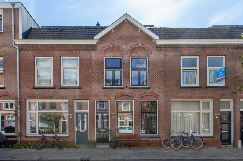 Van Limburg Brouwerstraat 13