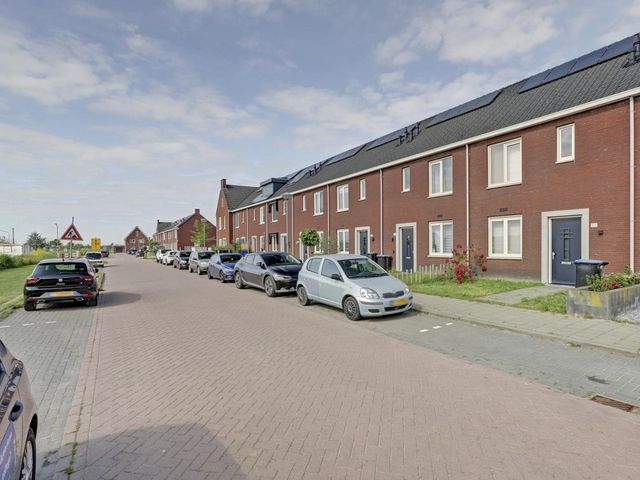 Lint 30, Lage Zwaluwe