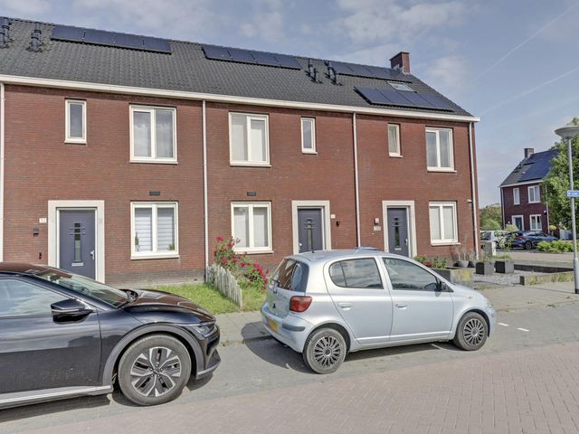 Lint 30, Lage Zwaluwe