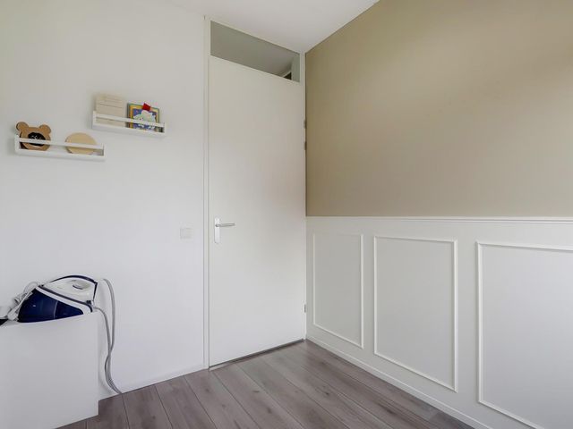 Lint 30, Lage Zwaluwe