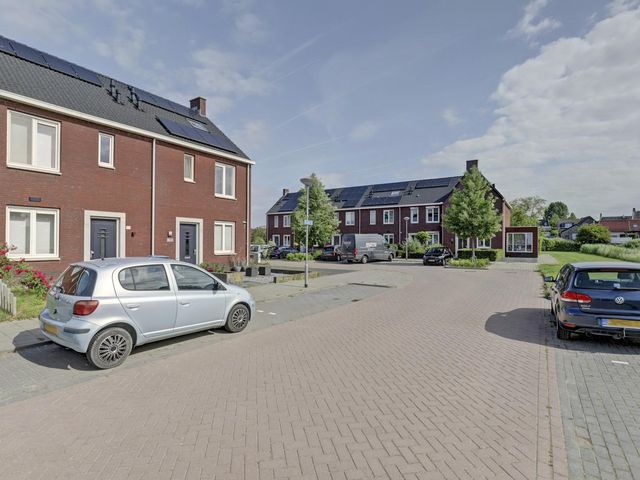 Lint 30, Lage Zwaluwe