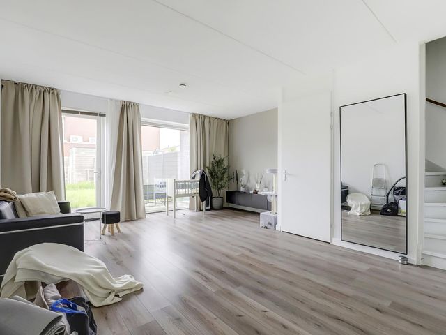 Lint 30, Lage Zwaluwe
