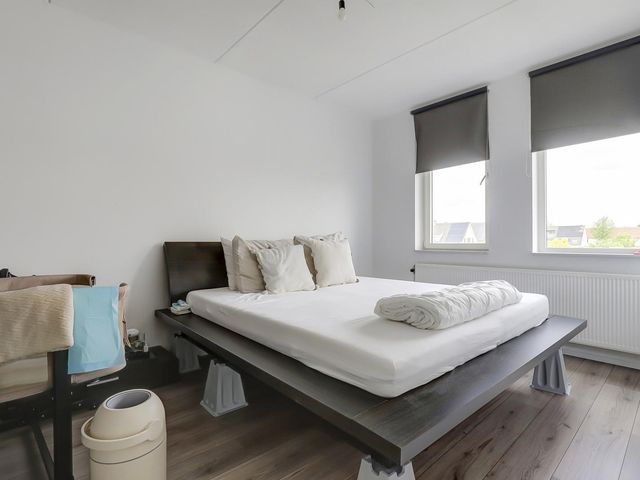 Lint 30, Lage Zwaluwe