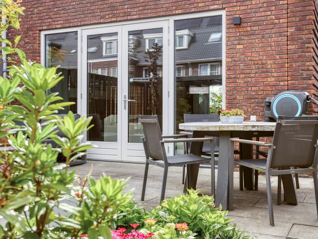 Sikkel 23, Hendrik-Ido-Ambacht