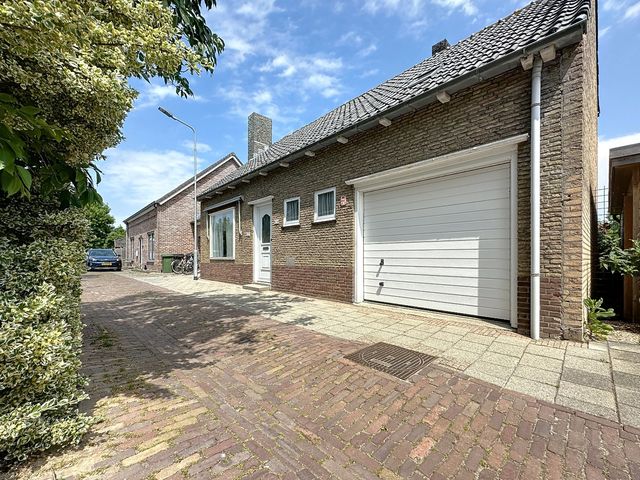 Pasdam 14, Sluis